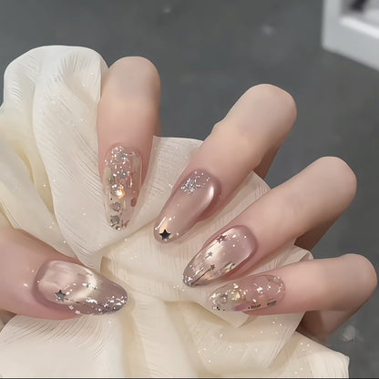 Künstlerisches Press-On-Nagel-Set mit stellar Design