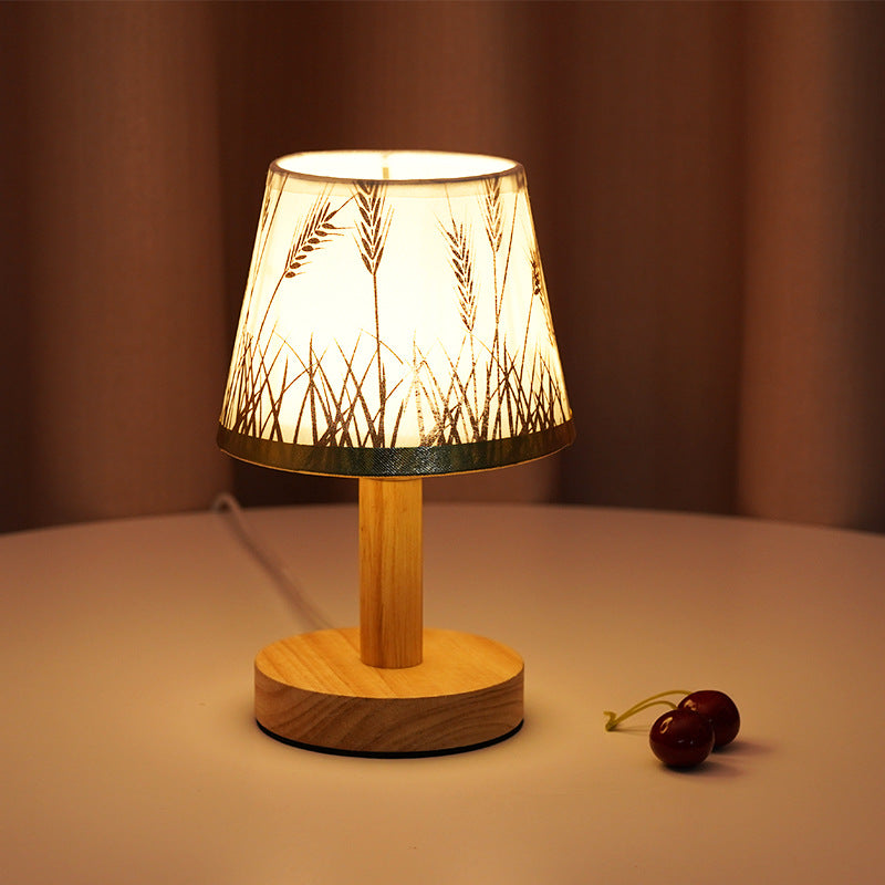 Elegante Stoffschirm Tischlampe