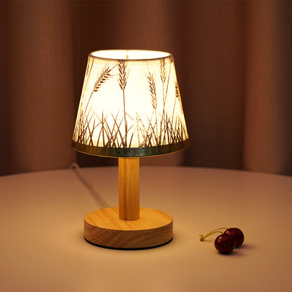Elegante Stoffschirm Tischlampe