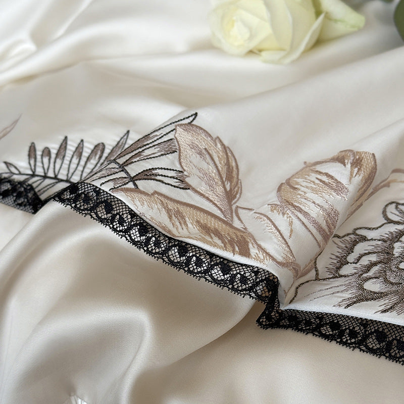 Luxuriös bestickter Rüschensatin Bettwäsche Set