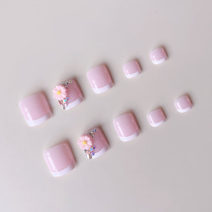 Fußnageldesign mit floralen Akzenten Brehn