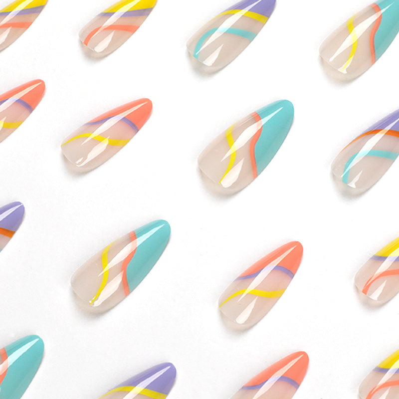 Künstliche Nagelverlängerungen mit stylischem Farbverlauf und modernen Designs Brehn
