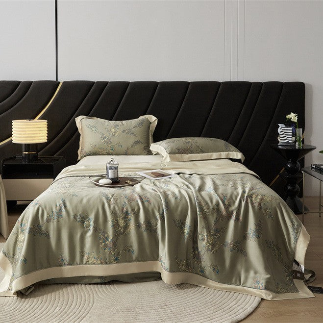 Luxuriöse Satin-Bettüberwurf-Garnitur mit floraler Jacquard-Stickerei Brehn
