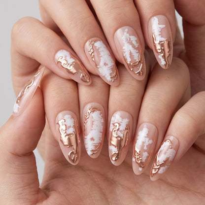 Elegante Press-On-Nägel mit künstlerischem Marmor- und Metallic-Design Brehn