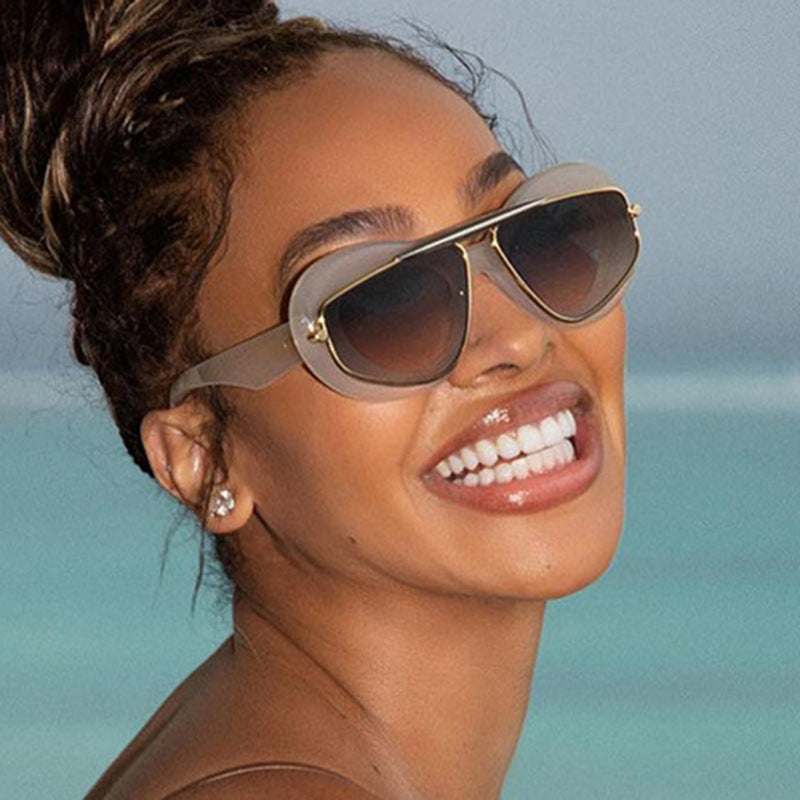 Damen futuristische Sonnenbrille mit elegantem Rahmen Brehn