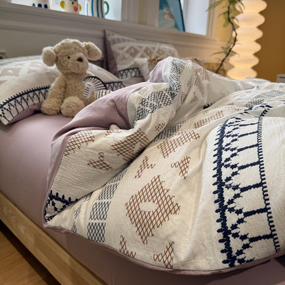 Gesteppte Baumwoll-Bettwäsche mit nordischem Rentier-Patchwork