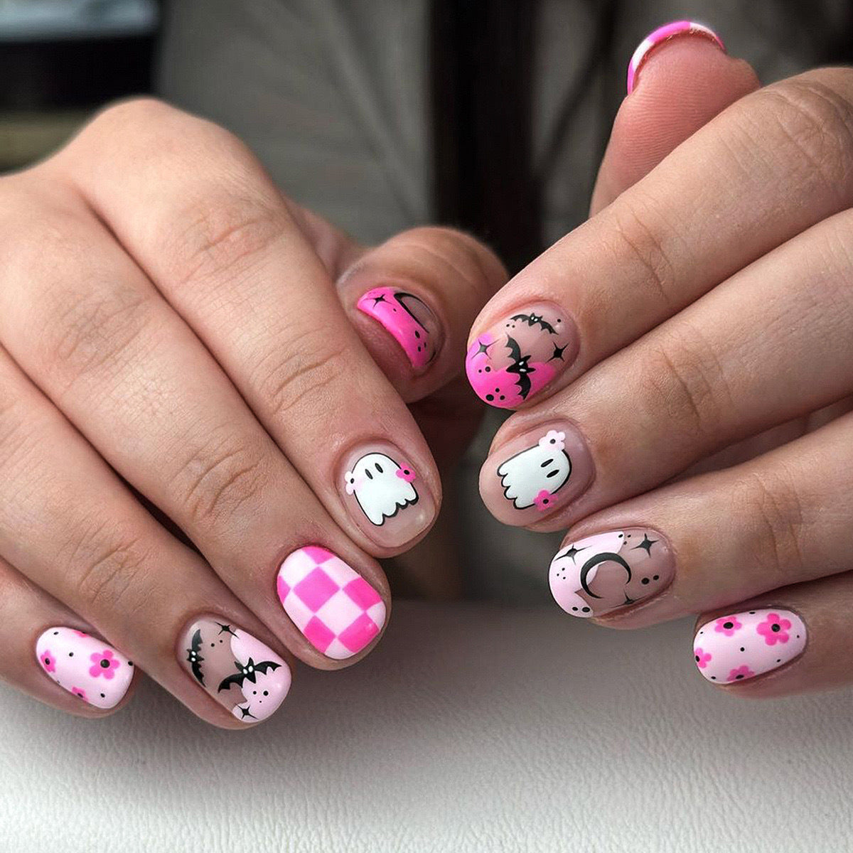 Kreative Nagelkunst mit Halloween-Motiven Brehn