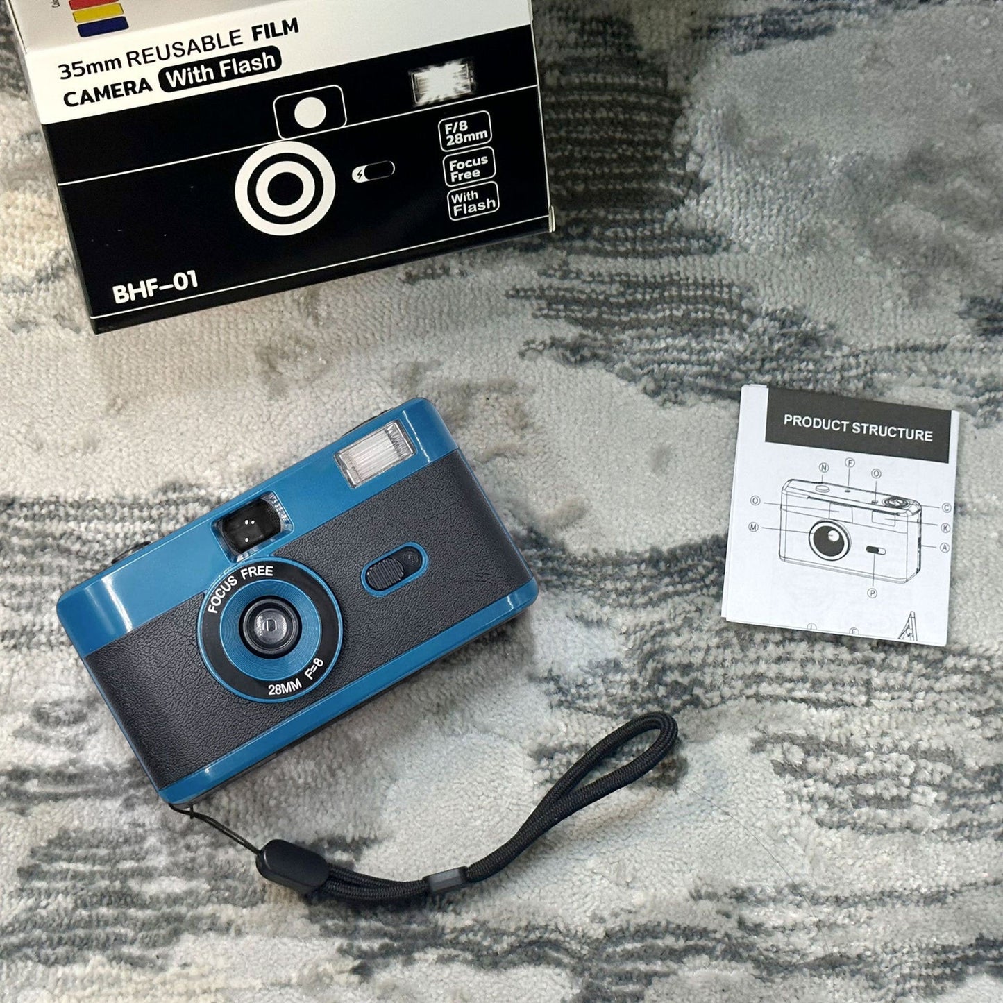 Wiederverwendbare 35-mm-Filmkamera mit Blitz Brehn