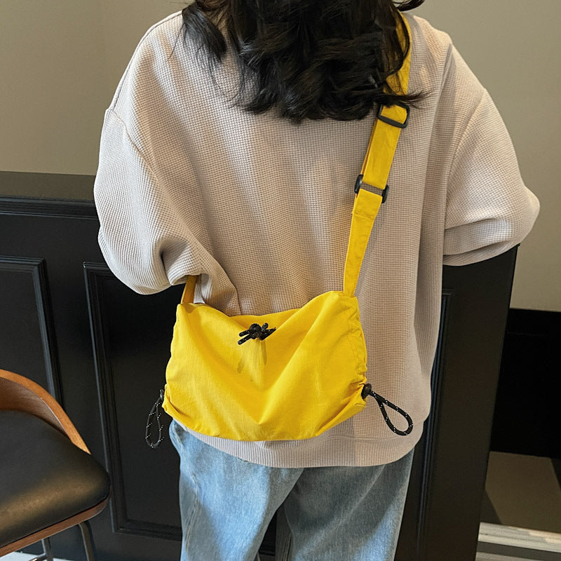 Lässige Alltags-Schultertasche