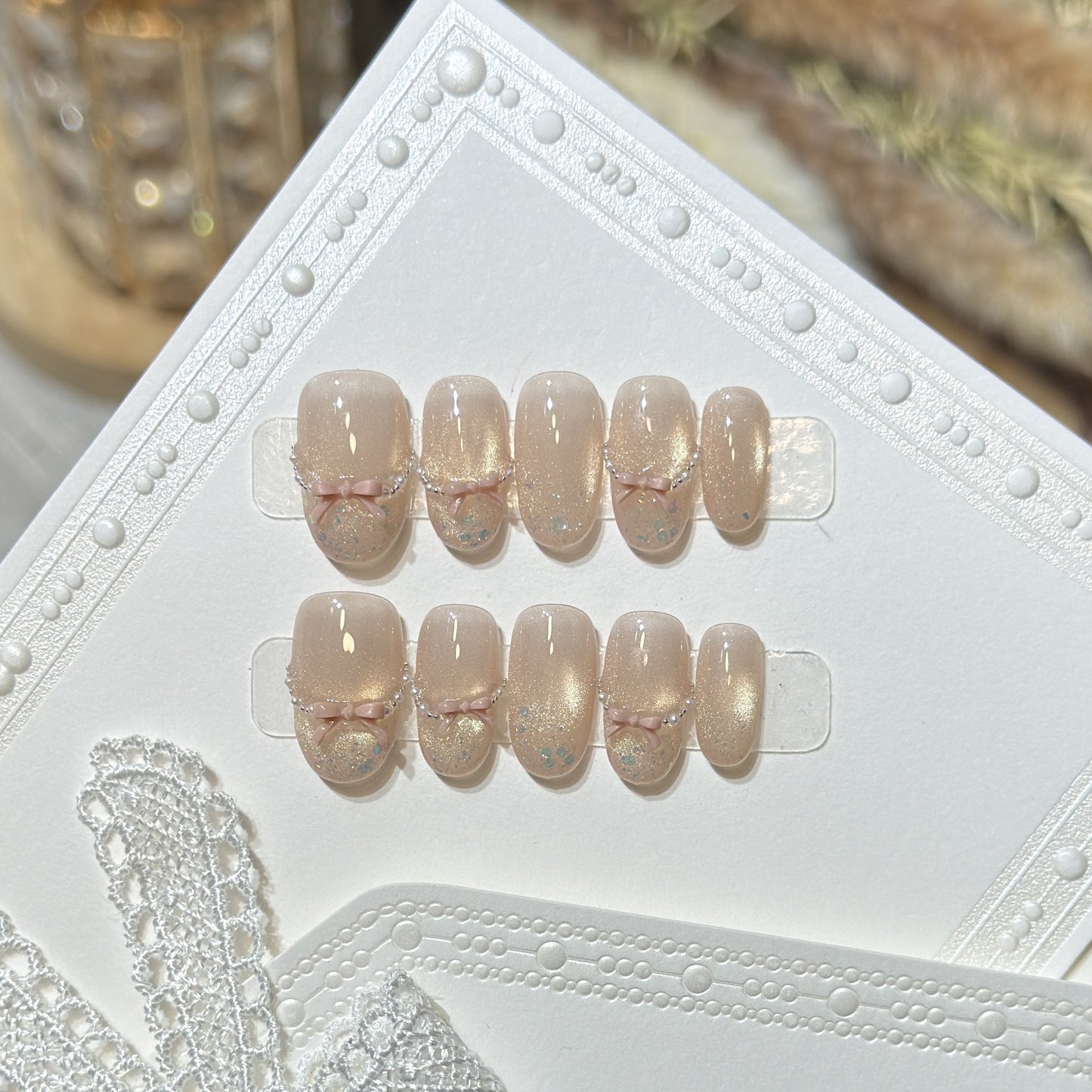 Press-On-Nagelkunst-Set mit eleganten Schleifenakzenten Brehn