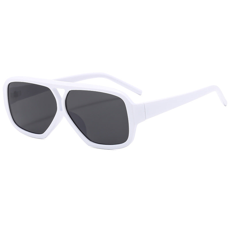 Damen modische oversized Sonnenbrille mit breitem Rahmen und schützenden Gläsern Brehn