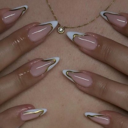 DIY Press-On-Nagelset mit eleganten goldenen Akzenten Brehn