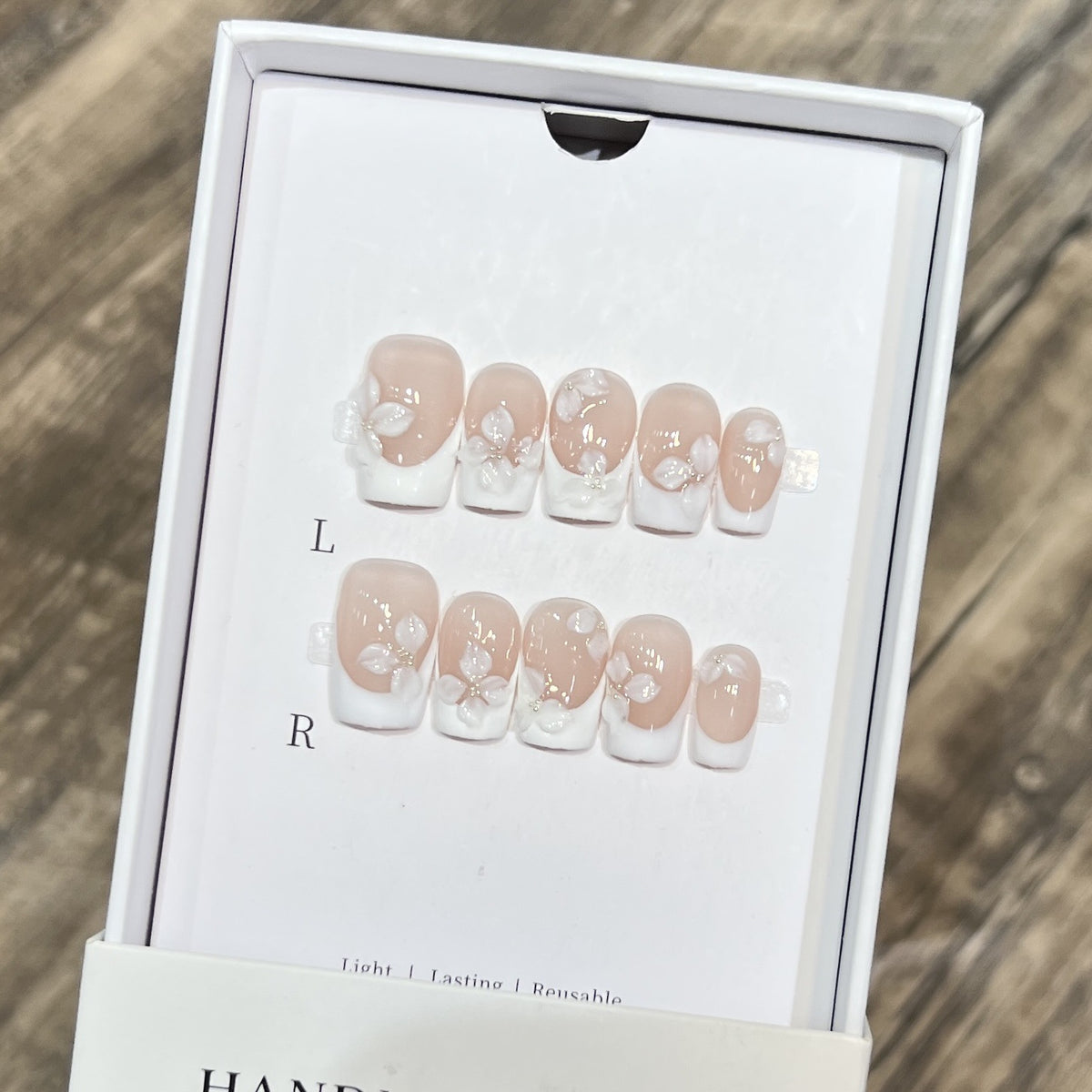 Florales Design Press-On Nagelkunstset Brehn