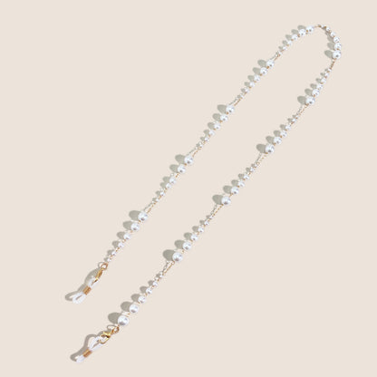 Elegante mit Perlen akzentuierte Brillen Kette Brehn