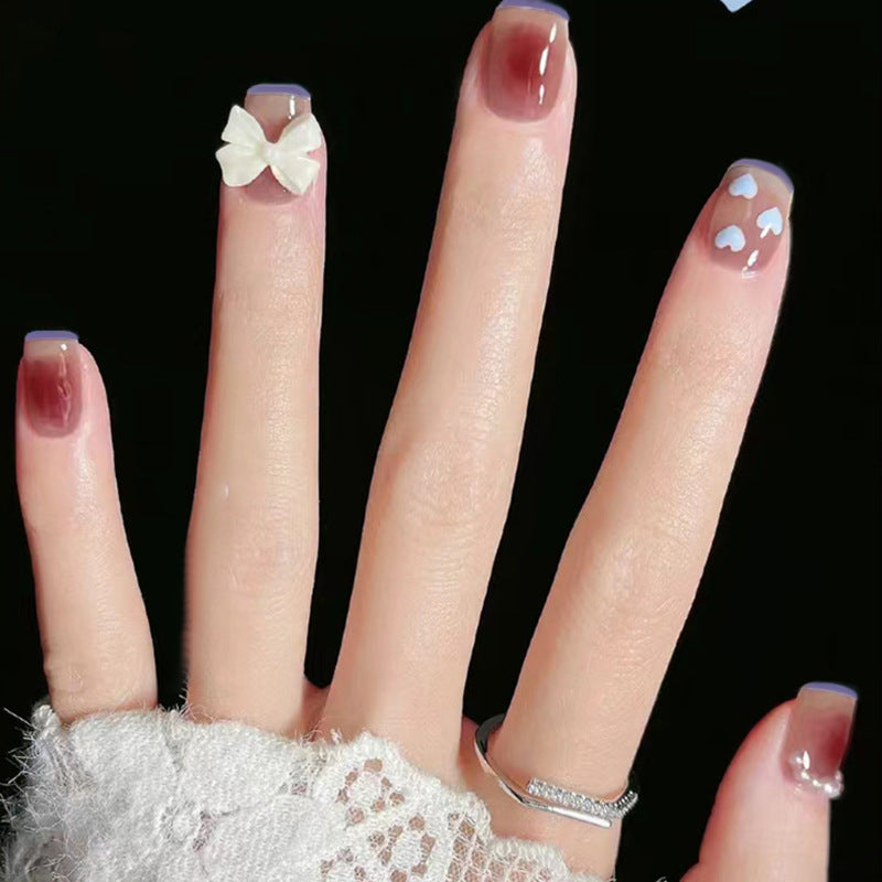 Dekoratives florales Press-On-Nagelkunst-Set Brehn