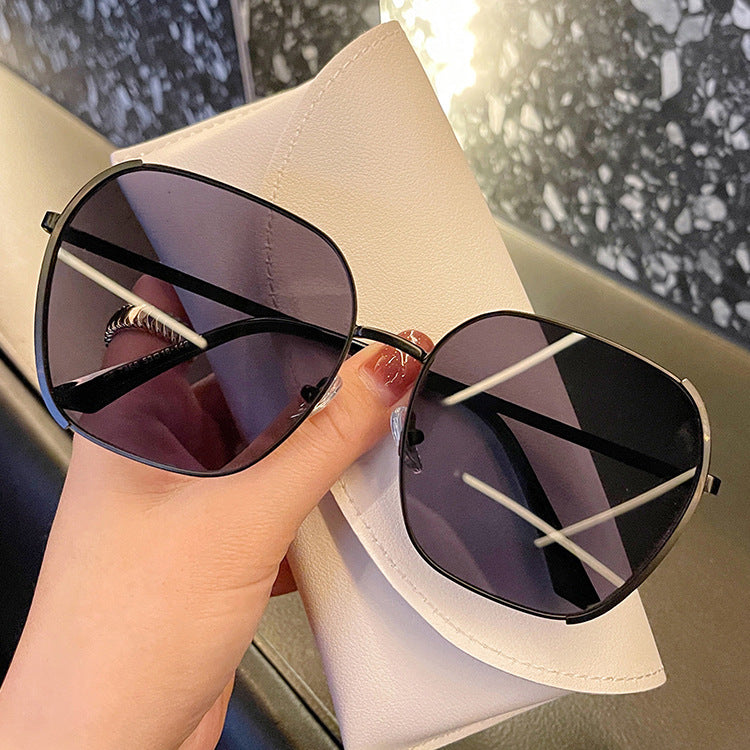 Damen Große quadratische Sonnenbrille mit hochwertigem Metallrahmen Brehn