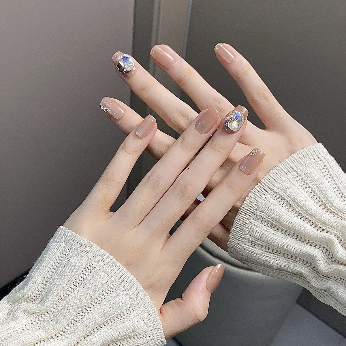 Glänzendes Nagelset Brehn