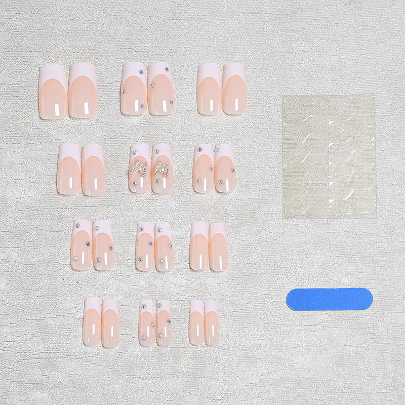 Kunstnagelset mit glamourösen 3D-Applikationen Brehn