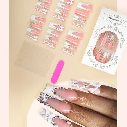 Glänzende und kreative Nagelkunst Brehn