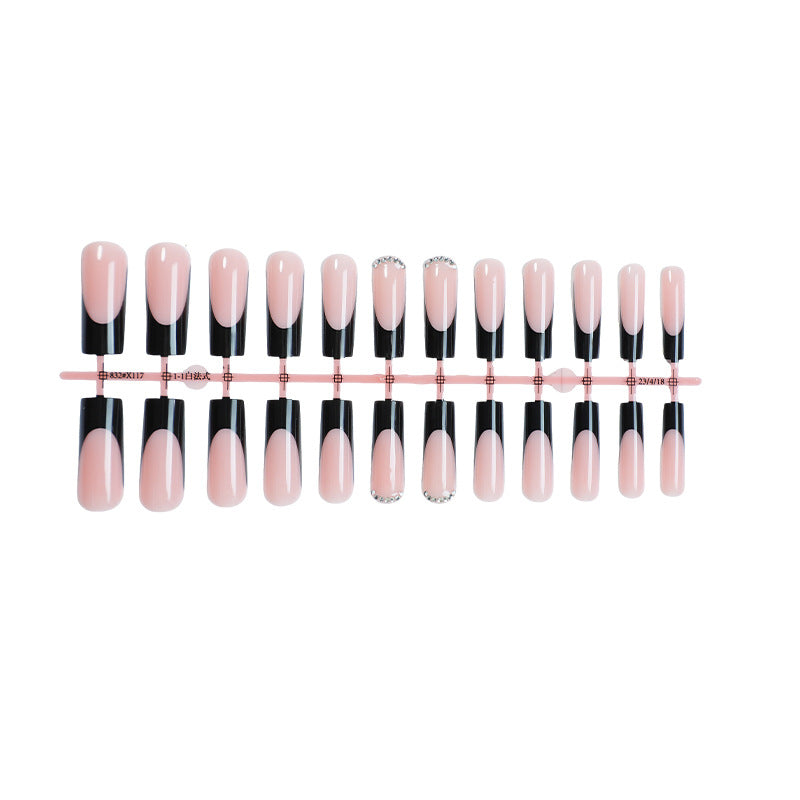 Glänzendes Press-On Nagelset mit stylischem Französischen Tipp Design Brehn
