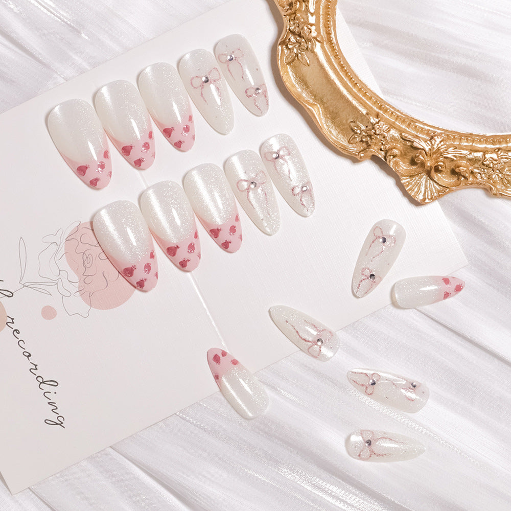 Künstlerisches dekoratives Press-On-Nagelset Brehn