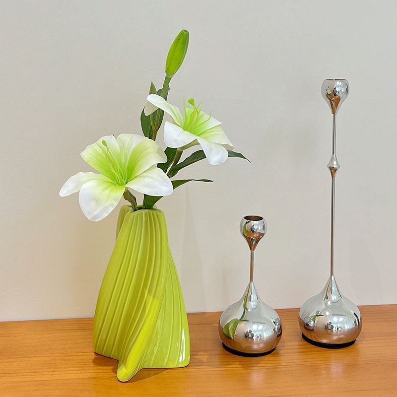 Künstlerische Blumenvase