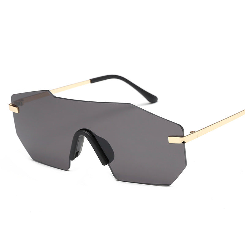 Damen Oversized-Sonnenbrille im futuristischen Design Brehn