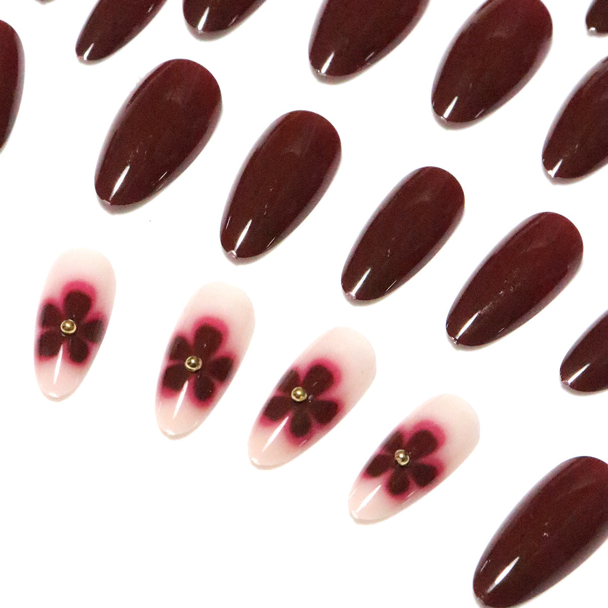 Elegantes florales Design Press-On Nagelkunst Brehn