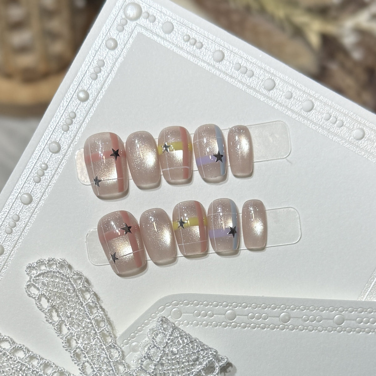 Dekorative Sternmuster Press-On Nails Brehn