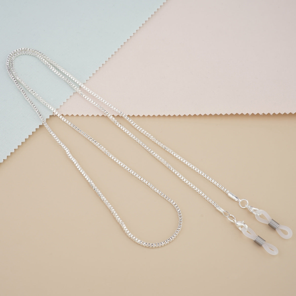 Sleek Metal Eyewear Kette Brehn