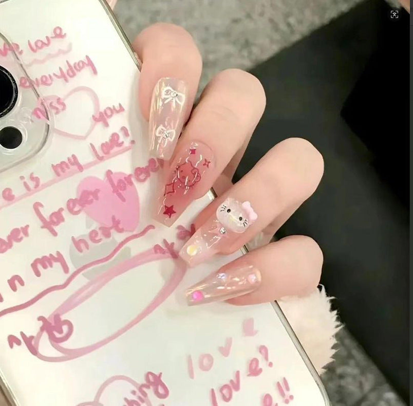 Kunstvolle Nagelset mit 3D-Blumen- und Schleifendetails Brehn