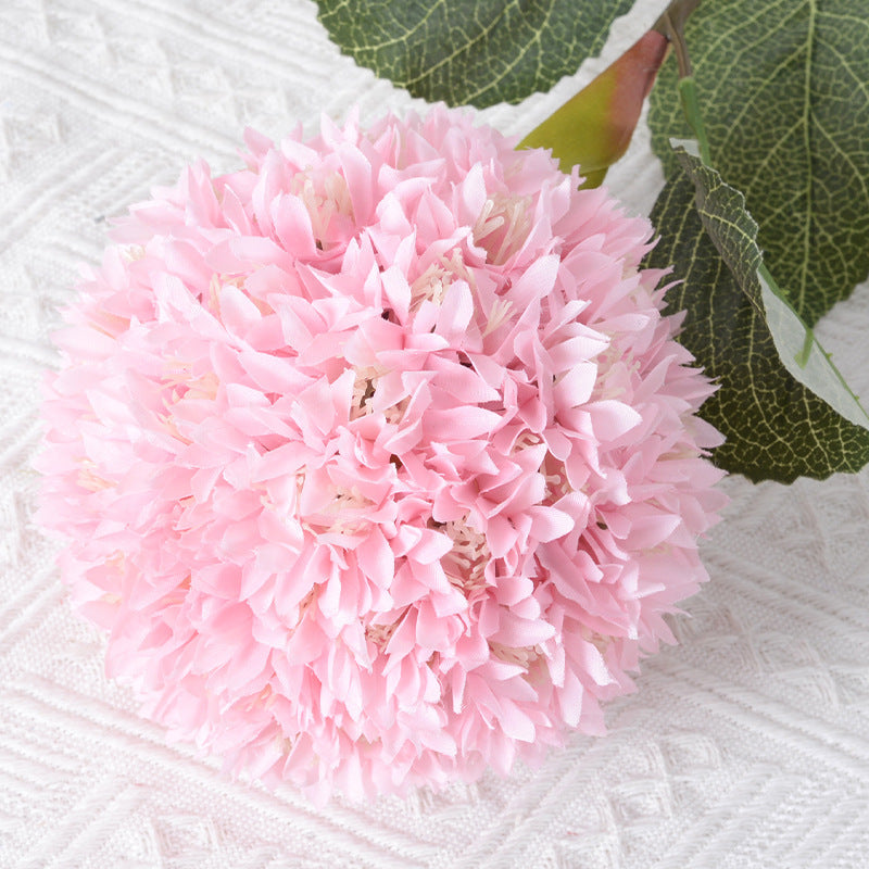 Dekorativer Seidenblumenstrauß