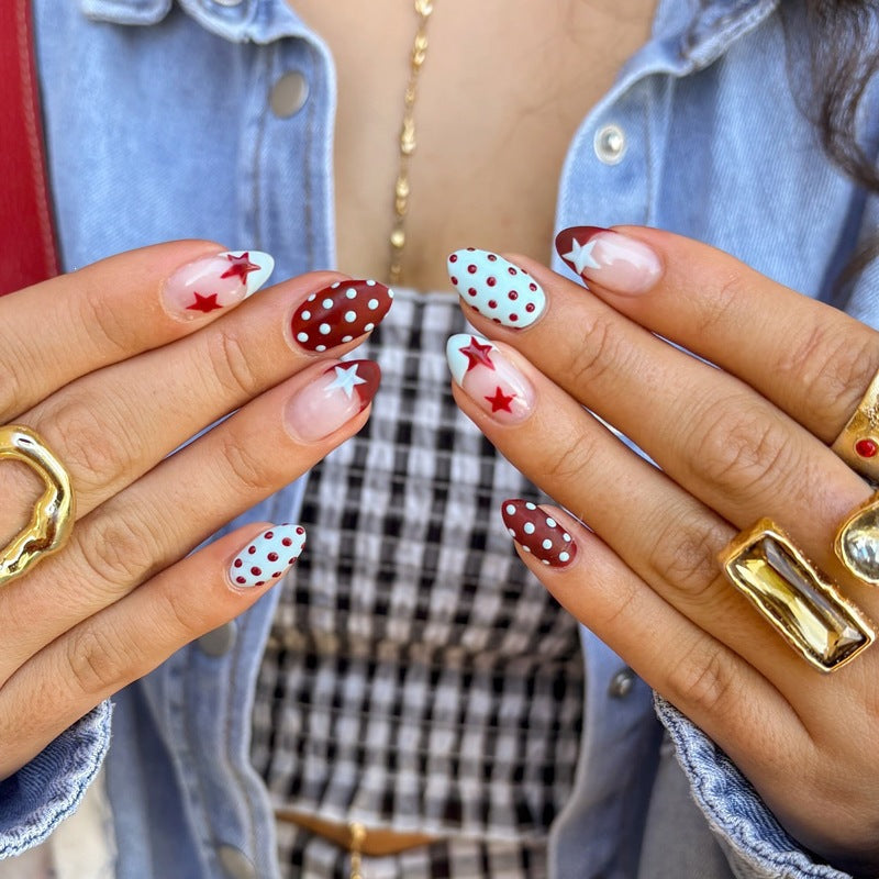 Kunstnagelset mit kreativem Punkt- und Sternen-Design Brehn