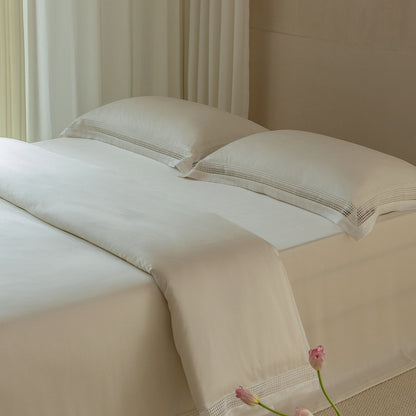 Minimalist Baumwollsatin Bettbezugset mit Mikro-Karo-Rand