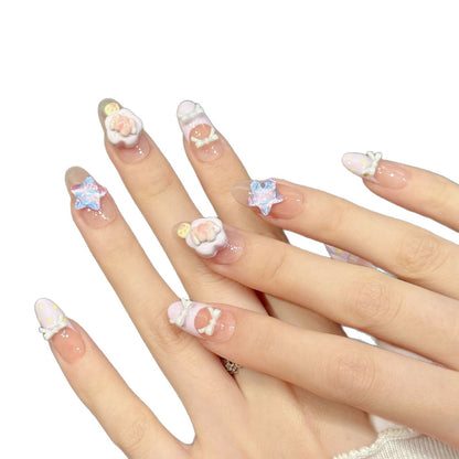 Dekorative Press-On Nagelkunst mit 3D-Elementen