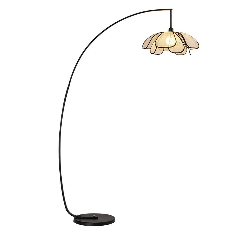 Kurbige florale Stehlampe