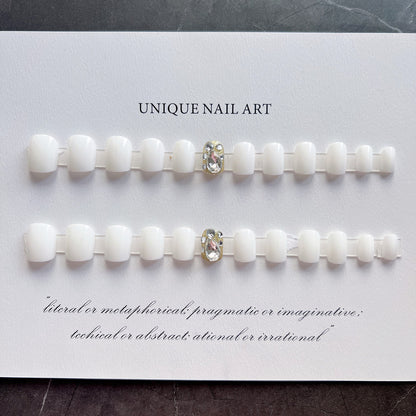 Elegantes Press-On Nagelset mit Strassakzent