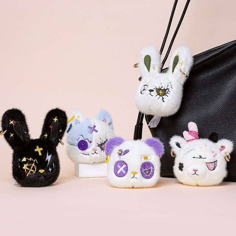 Faux-Fur Bunny Charm Schlüsselanhänger mit gesticktem Patchwork-Gesicht und goldenem Metallring Brehn