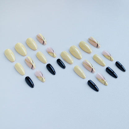 Elegante geometrische Nagelkunst