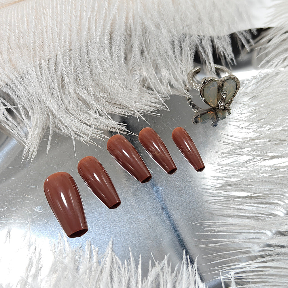 Kunstnägel In Elegantem Hochglanz mit Stiletto Form Brehn