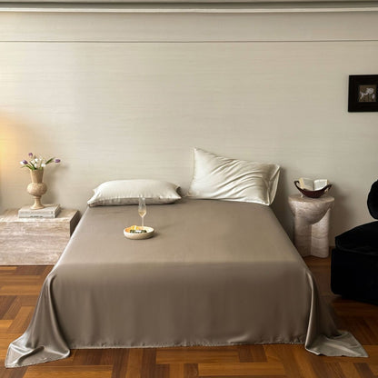 Luxuriöses Satin-Bettwäscheset mit seidig-glatter Oberfläche, Wendefunktion und Hotelverschluss