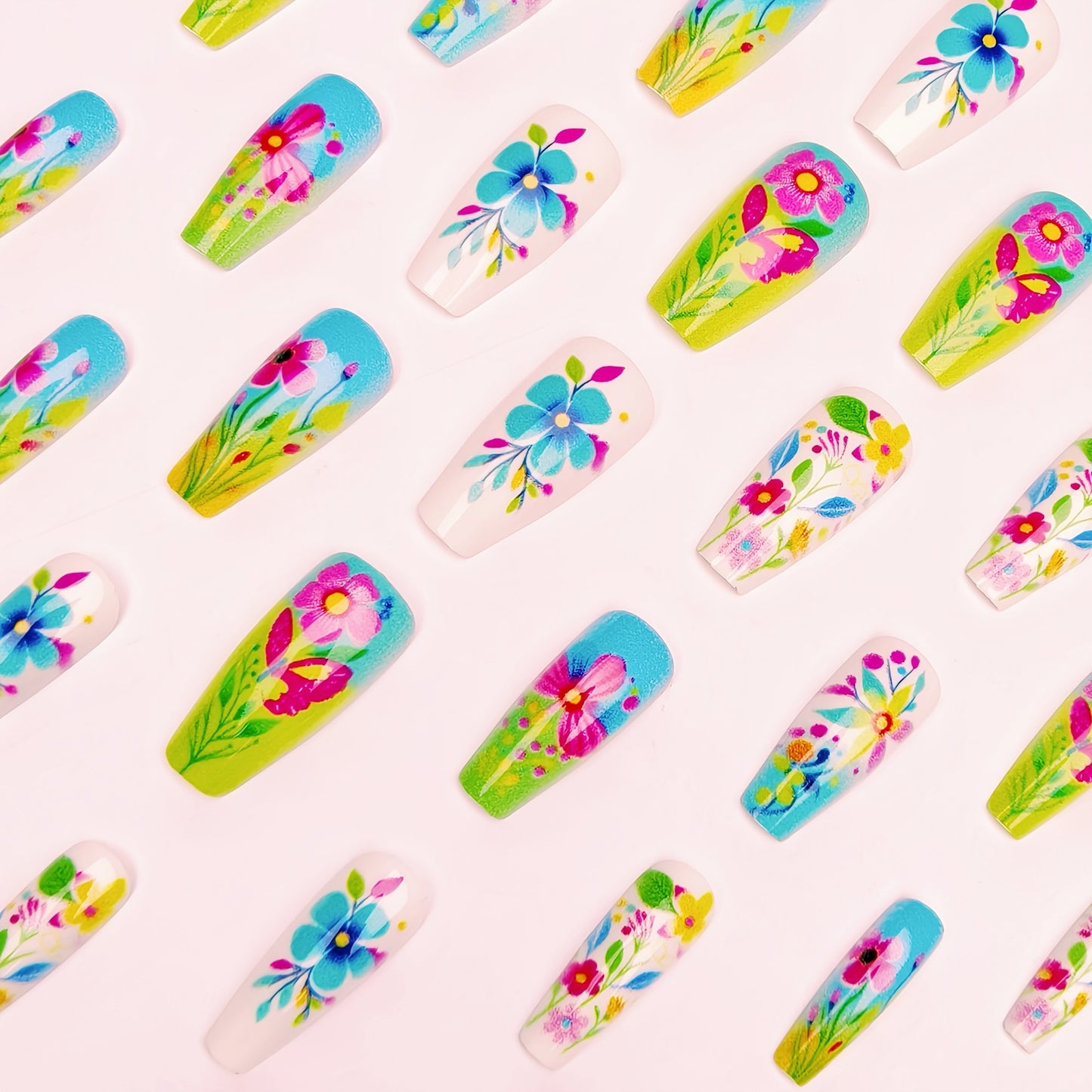 Kreatives Blüten-Nageldesign Brehn