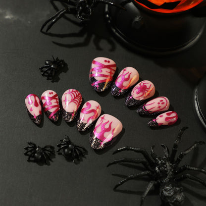 Kunstvolle Halloween-Nagelkunst mit glitzerndem Abschluss Brehn