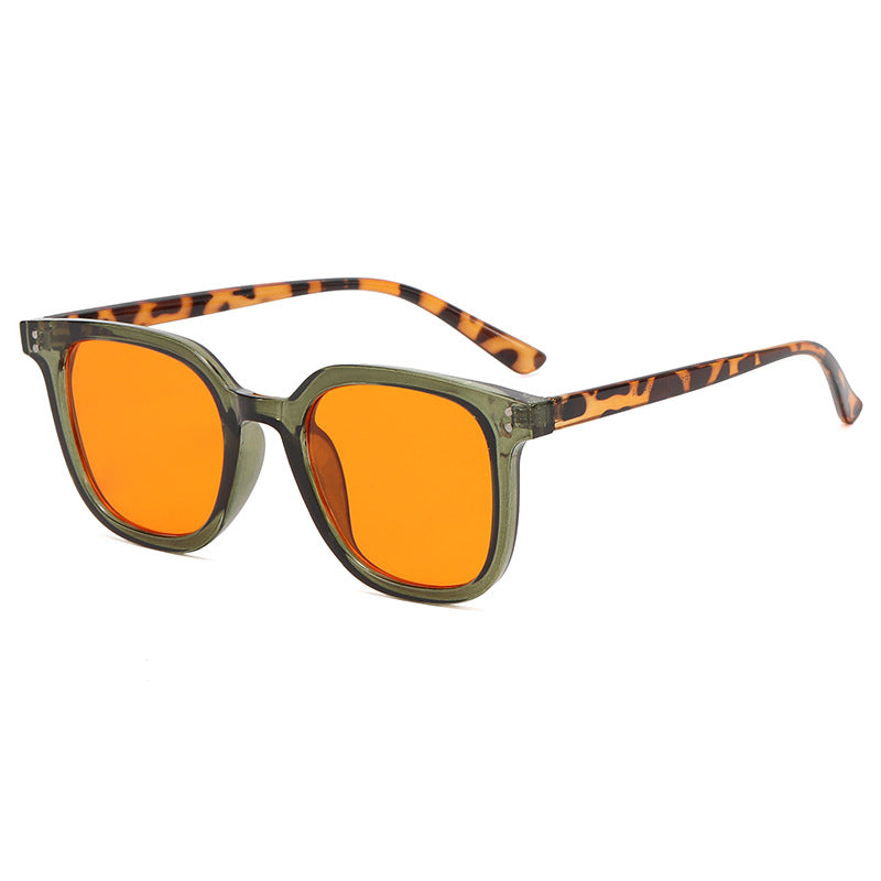 Damen quadratische Designerbrille mit dickem Rahmen und elegantem Profil Brehn