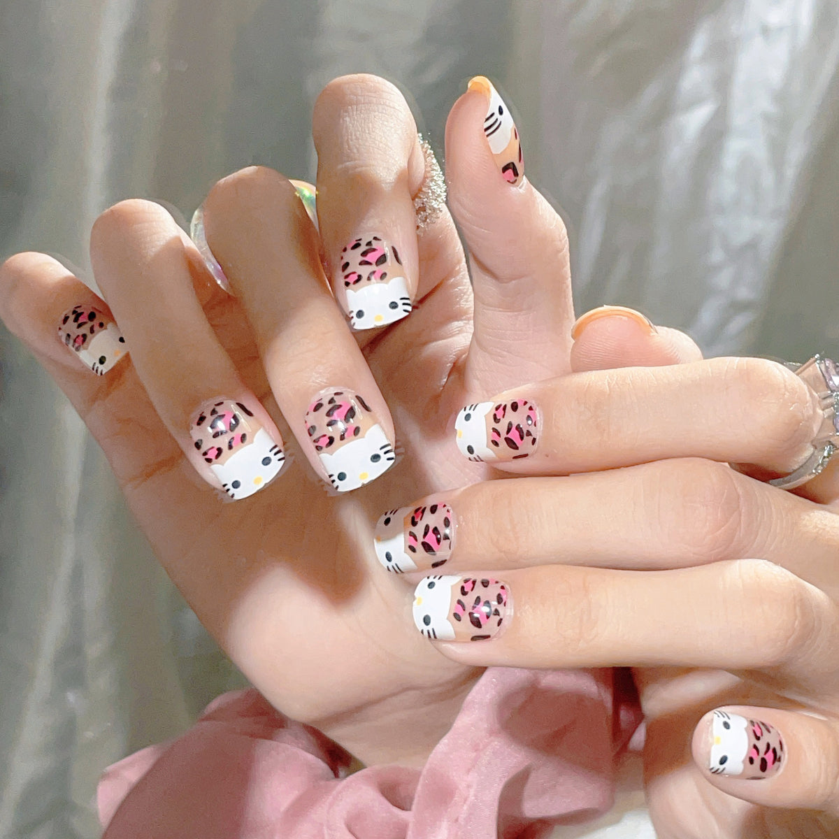 Lustiges katzenmotiviertes Press-On-Nagelset