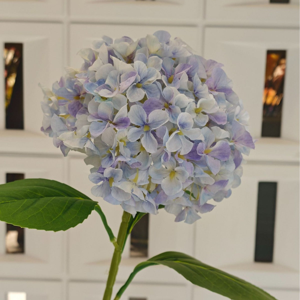 Lebensnahe Hortensienblumenstrauß