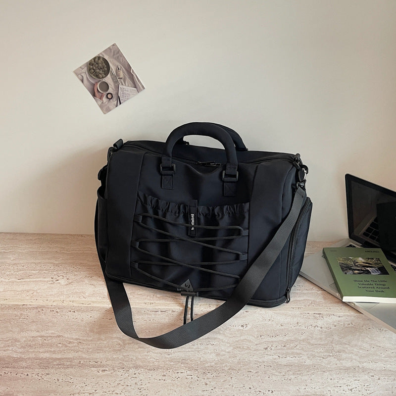 Damen Multifunktionale Sport- und Reisetasche mit elastischen Details Brehn