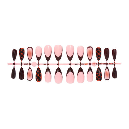 Kunstnagelset mit elegantem Farbverlauf und trendigen Tiermotiven Brehn