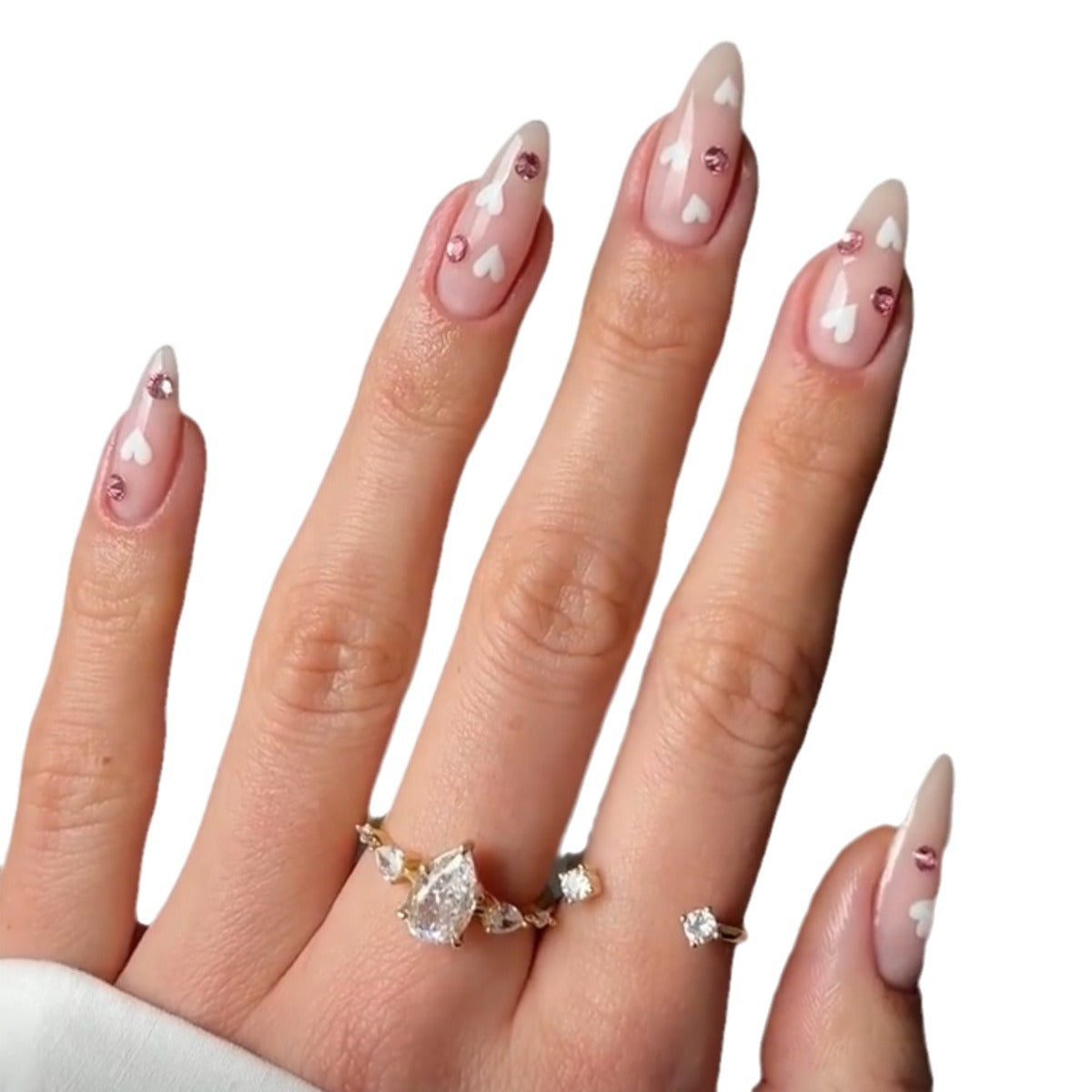 Elegante herz-inspirierte Nagelkunst
