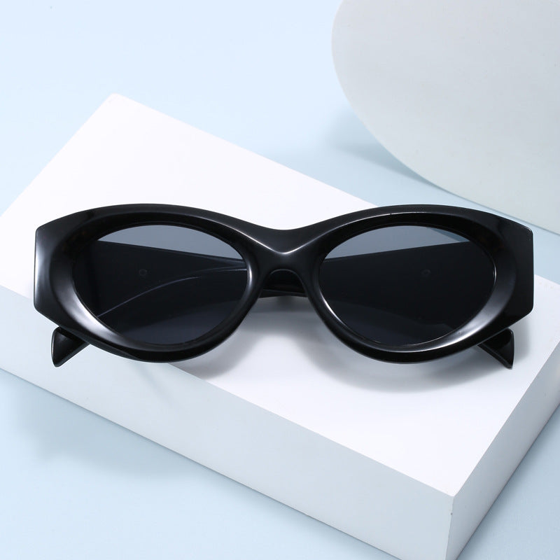 Damen Retro-inspirierte Sonnenbrille mit markanten Akzenten Brehn